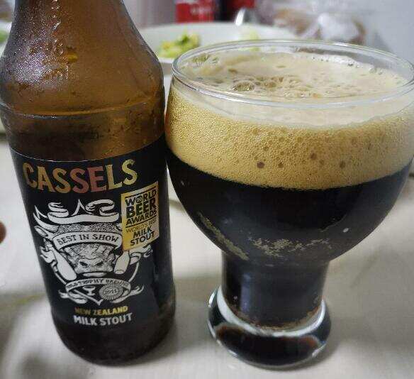Cassels凯索尔思牛奶世涛精酿啤酒，属于口感比较清爽的增味世涛