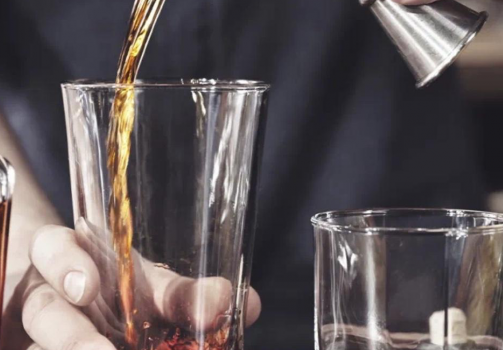 杰克丹尼威士忌怎么喝，5种喝法带你体验酒中独特的木香