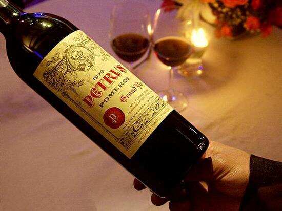 酒王之王柏图斯红酒多少钱一瓶，随便一瓶三万仅次于罗曼尼康帝