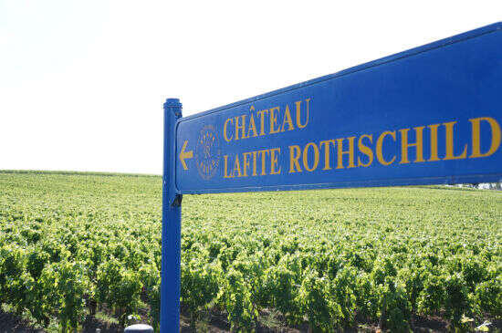 拉菲酒庄位于哪个国家值多少钱，法国波尔多一级庄价值40亿欧元