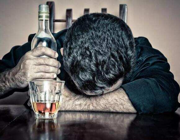 为什么酒难喝还有那么多人喝，一方面是社交一方面好酒并不难喝