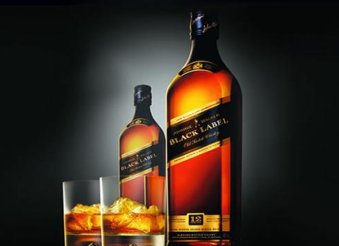 尊尼获加黑牌最低陈12年，高调和威士忌行业标准