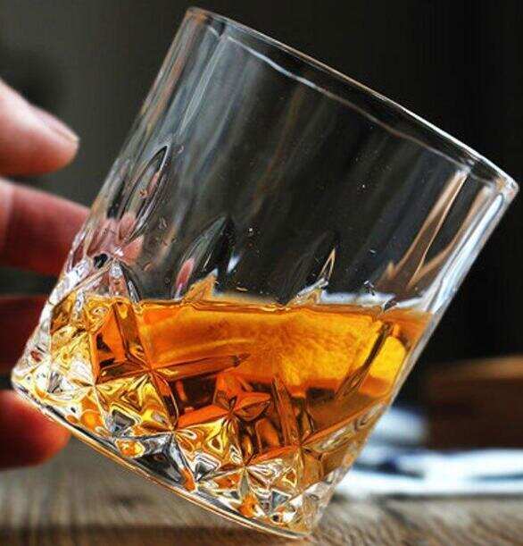 威士忌怎么喝，最推荐的5种威士忌喝法品尝出不一样的味道