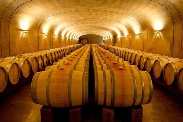 橡木桶是葡萄酒的调味品，新旧橡木桶酿造出来的风味各不相同