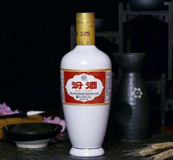 山西汾酒什么香型的酒，是清香型白酒的代表还是茅台的师傅