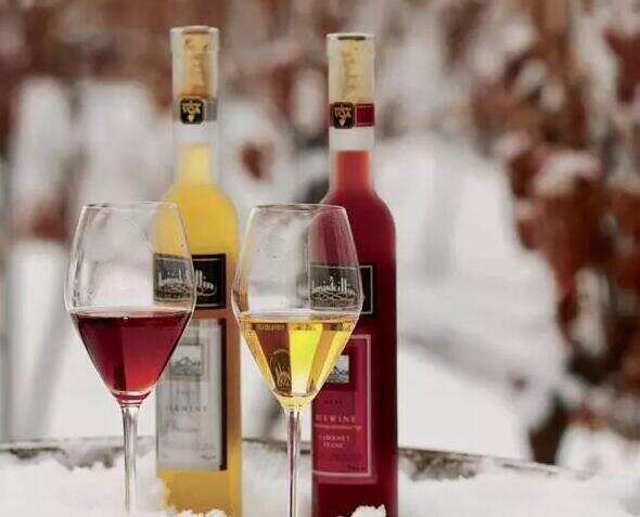 冰酒是什么酒，自然结冰的晚收葡萄酿制的甜葡萄酒