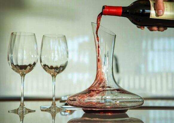 葡萄酒醒酒时间一般多长，15-120分钟具体得看葡萄品种和年份
