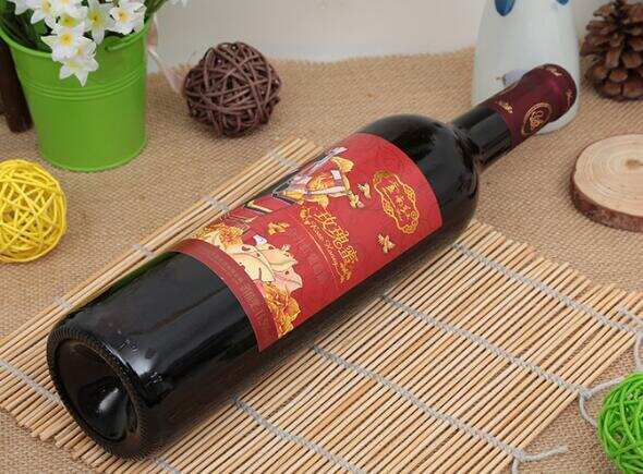 云南红葡萄酒怎么样，口感柔顺口味均衡是很有特色的国产红酒