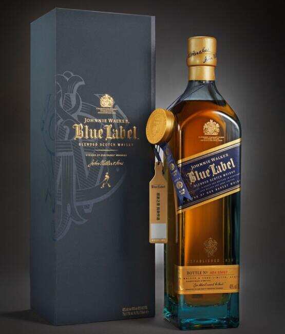 尊尼获加哪个牌好喝，蓝牌威士忌最好喝但黑牌性价比最高