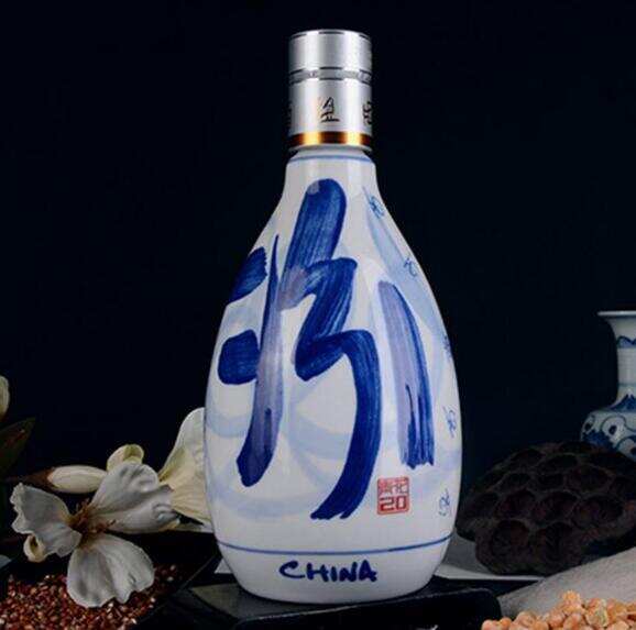 山西青花汾酒20年价格550元，是高端清香型白酒的性价比之选