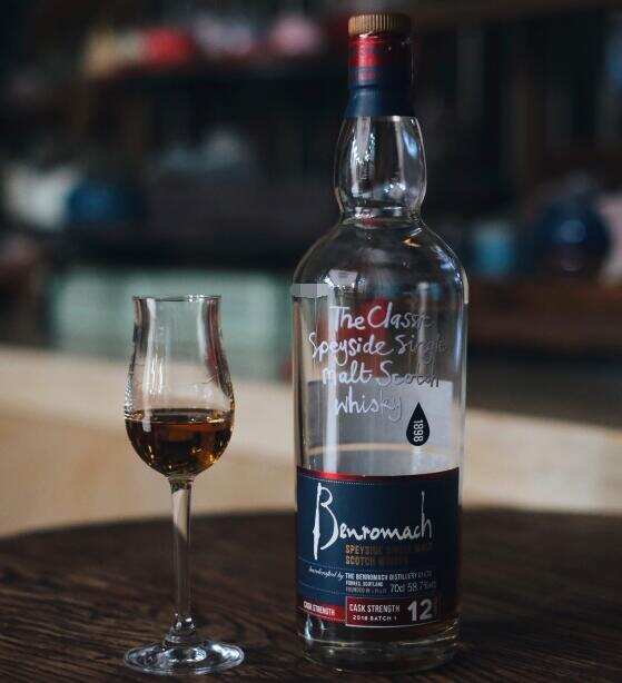 本诺曼克12年桶强威士忌怎么样，闻香品鉴极为矛盾的小批量原酒