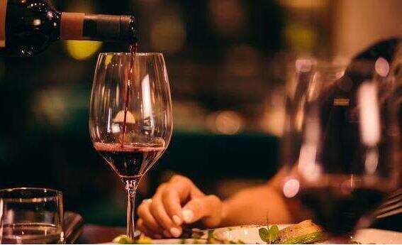 法国餐酒一般售价多少，通常在50元以内品质不高主打年轻易饮