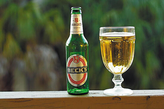 世界十大顶级啤酒品牌，国内鲜少看到南非啤酒却被其赚足了钱