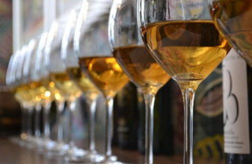 加强型白葡萄雪莉酒，度数在15-22度的加强型白葡萄酒
