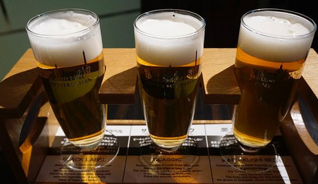 札幌啤酒选用优质札幌麦芽，口感醇厚泡沫细腻