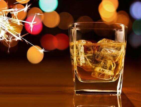 百龄坛威士忌兑什么喝好喝，加水稀释到20%口感风味最佳