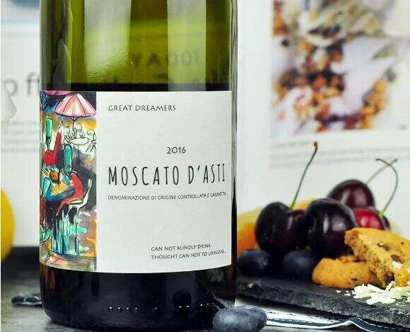 莫斯卡托属于什么档次的酒，高端白葡萄酒以起泡酒和甜酒为主