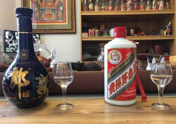 两大酱香型白酒是哪两种，四川青花郎酒和贵州茅台酒