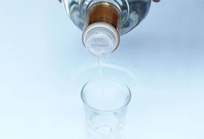醉酒后，喝点蜂蜜水能解酒？最实用​的解酒方法有哪些?