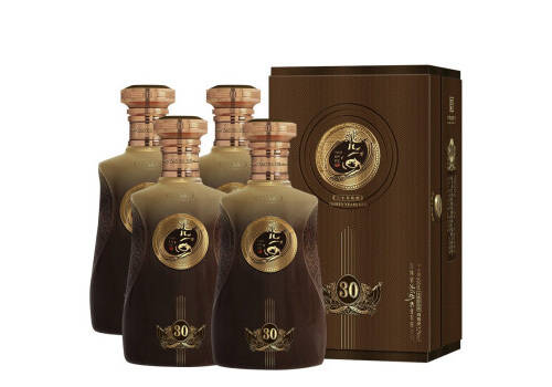 52度洮儿河酒三十年陈酿酒4瓶整箱市场价格多少钱？