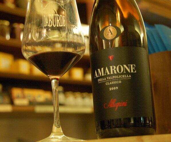 Amarone阿玛罗尼属于什么档次，是意大利最顶级红葡萄酒种类