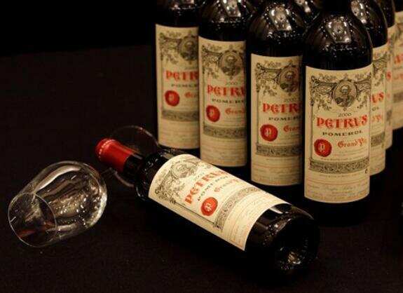 法国柏翠红酒多少钱一瓶，柏图斯随便一瓶3万以上只出精品年份酒