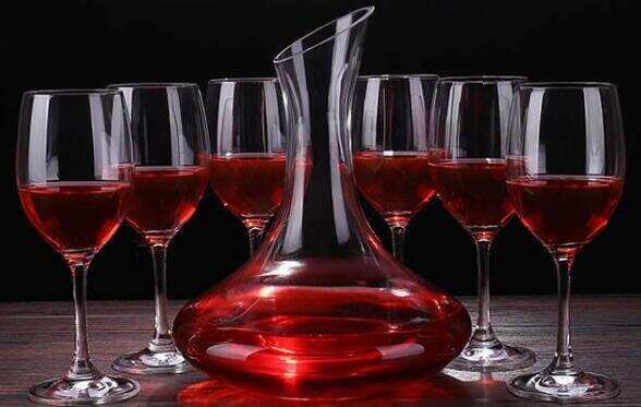 红酒为什么要醒酒，能除去杂质软化单宁提升葡萄酒口感