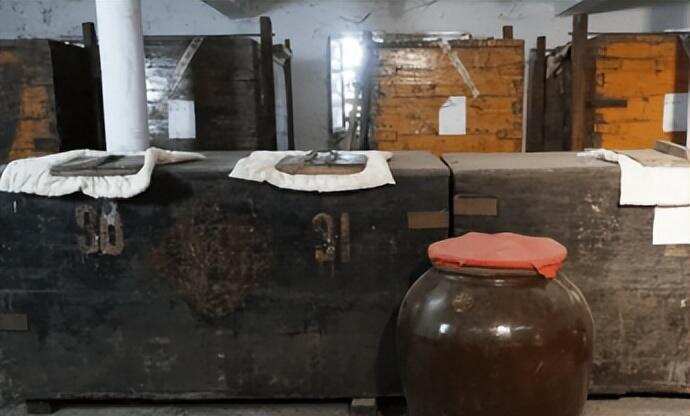 96年一工人意外挖出4.5吨“古白酒”，被国家认定为“液体国宝”