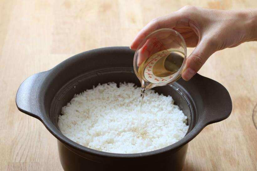 煮大米饭，冷水煮和热水煮哪个更好？行家：都不对，教你一招