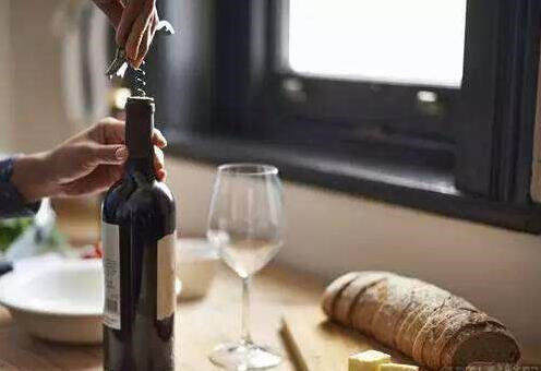 如何识别原瓶进口葡萄酒_辨别原瓶进口葡萄酒的方法
