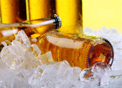 喝酒会有啤酒肚的原因是什么-啤酒肚是喝啤酒引起的吗