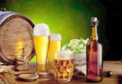 啤酒和白酒哪个对肝脏伤害大些-啤酒和白酒哪个对肝脏伤害大