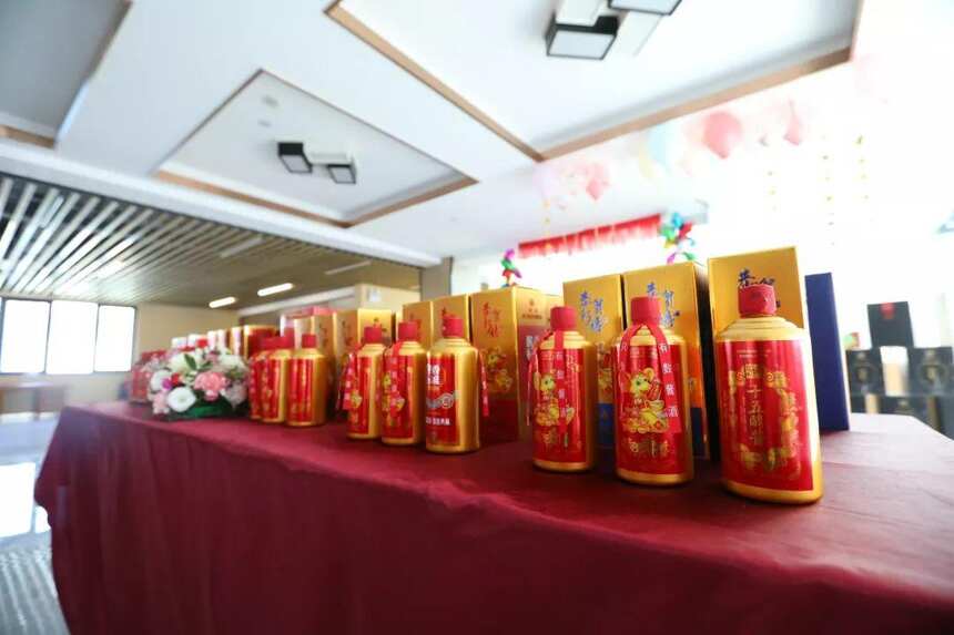 有数私藏新品发布会上海圆满举办 漾起黄浦江畔酱酒热潮