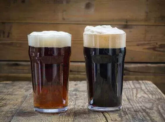 小麦黑啤酒与大麦黑啤酒的区别是什么（小麦黑啤酒与大麦黑啤酒谁好）