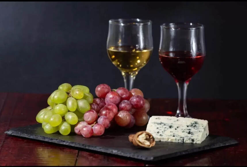 所有葡萄酒都要醒酒吗？白葡萄酒和红葡萄酒的区别是什么？