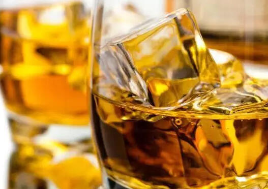 为什么饮用威士忌适合用窄口杯