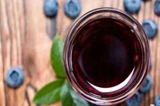 一斤蓝莓泡几斤白酒？蓝莓泡酒能泡多长时间呢？