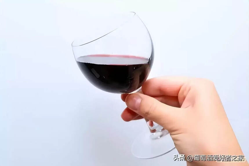 红酒怎样喝 （喝红酒的10大技术动作）