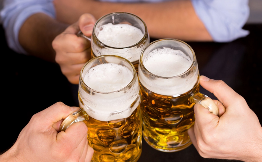为什么上了一定年纪，酒局就开始喝起了白酒，不太喝啤酒了？