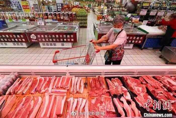 猪肉价格连续下降两个月，网友称“涨20降2毛”
