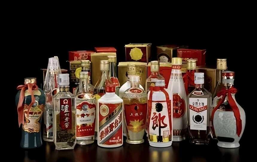 40年前，广州小卖铺“酒价”曝光，1瓶茅台10块，网友：后悔没囤