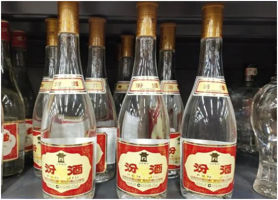 超市常见的4款“裸瓶白酒”，都是100%纯粮酒，懂酒的人经常买