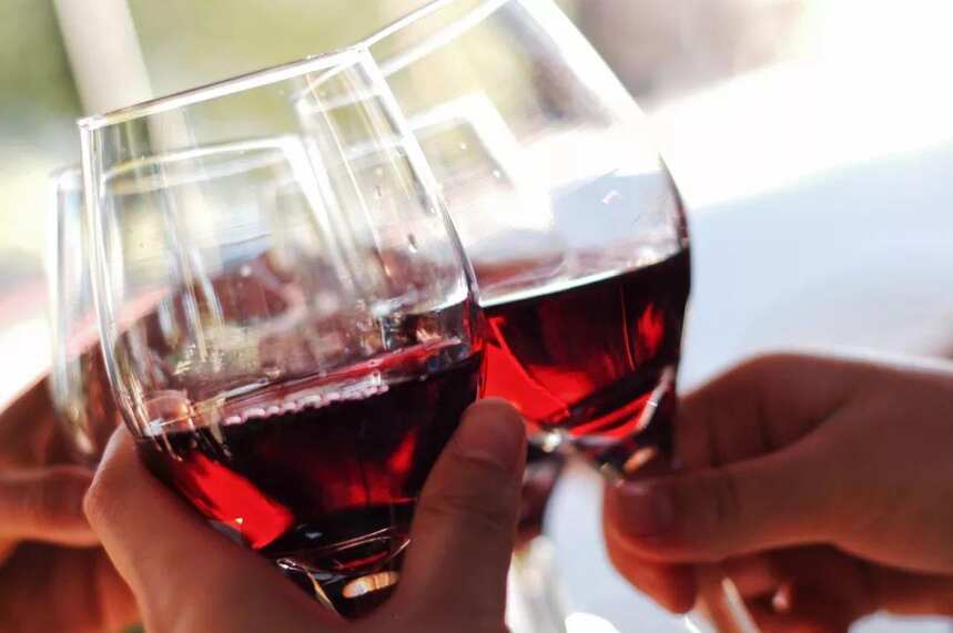 葡萄酒也有保质期，爱喝葡萄酒的你都会存酒吗？