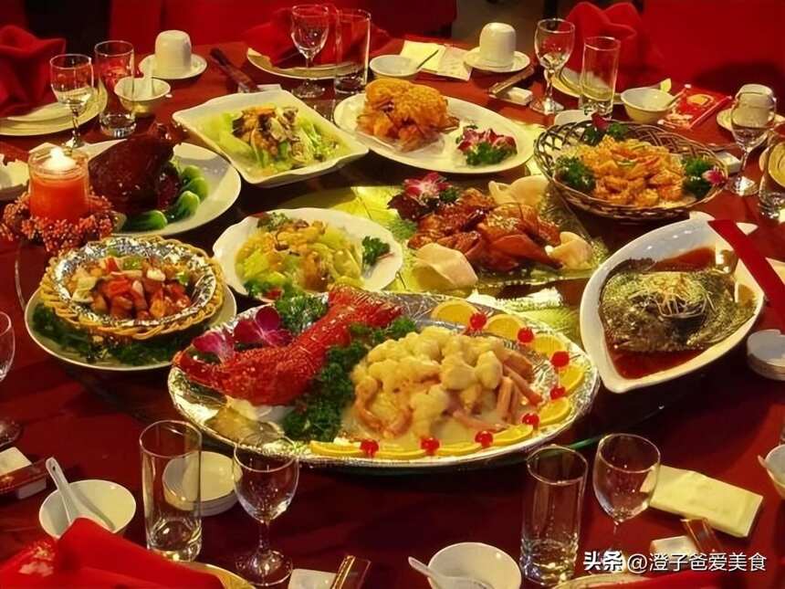 东北小土豪上海吃喜酒，随礼太豪惹全桌人离席，一人独吃一桌菜