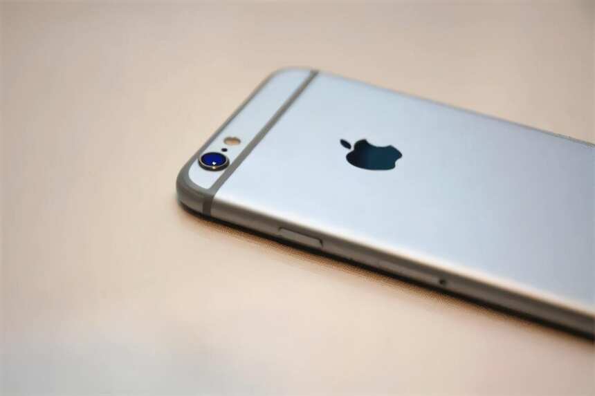 苹果手机首超三星，销量增长 1000 万台，换机驱动力强大