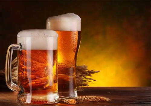 小麦是生产啤酒的主要原料吗,小麦啤酒从原料到酿造