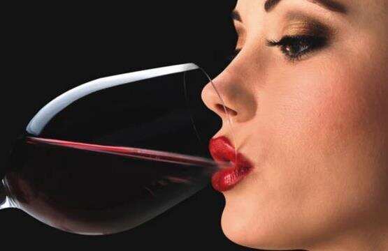 葡萄酒新手怎样才能学会品酒？