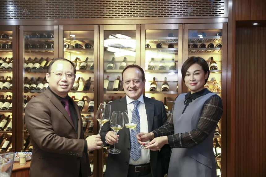 百高与意大利维罗纳展会签约，联手打造深圳国际酒展Wine to Asia