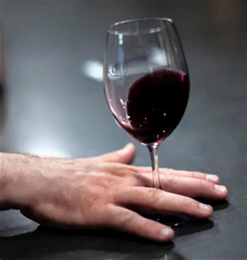 「速成指南」怎么像行家一样专业、优雅地喝葡萄酒？