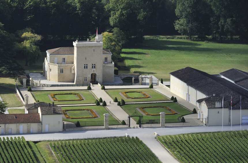 拉图嘉利酒庄 Chateau La Tour Carnet